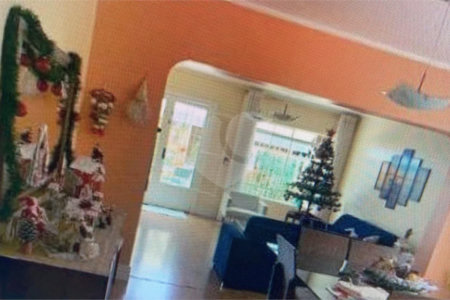 Sobrado na Mooca com 246m2 com 3 dorm e 2 vagas.