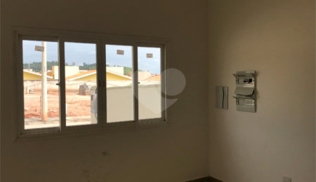 Casa Térrea à venda com 3 quartos, sendo 1 suíte,  no Centro, Bom Jesus dos Perdões, SP