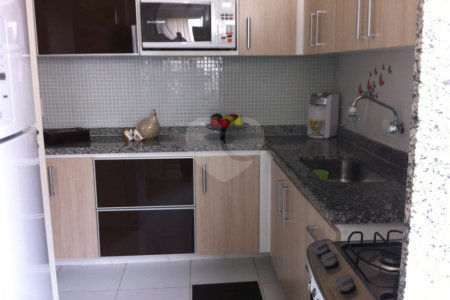 Casa à venda com 3 quartos, sendo 1 suíte, no condomínio Moradas do Horto, São Paulo - SP