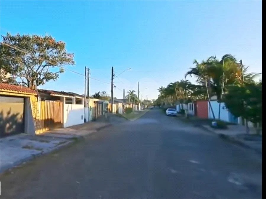 Belíssima casa com 04 dormitórios em Itanhaém