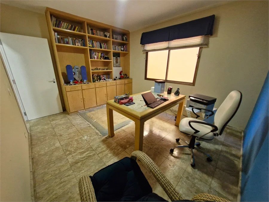 Casa à venda com 4 suítes no condomínio Villa Viana II, Cotia - SP