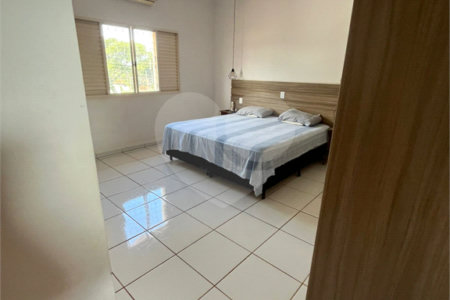 Casa à venda com 4 quartos, sendo 1 suíte, em Vila Santa Maria (vila Xavier), Araraquara, SP