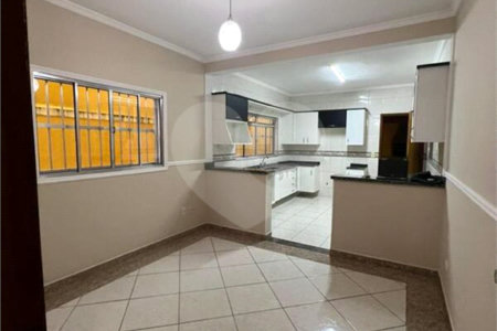 Sobrado à venda com 3 quartos, sendo 1 suíte, em Vila Piauí, São Paulo, SP