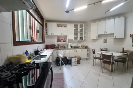 Sobrado à venda com 3 quartos, sendo 1 suíte,  em Vila Trujillo, Sorocaba, SP
