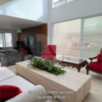Casa à venda com 4 suítes no condomínio Villaggio Houda, São Paulo - SP