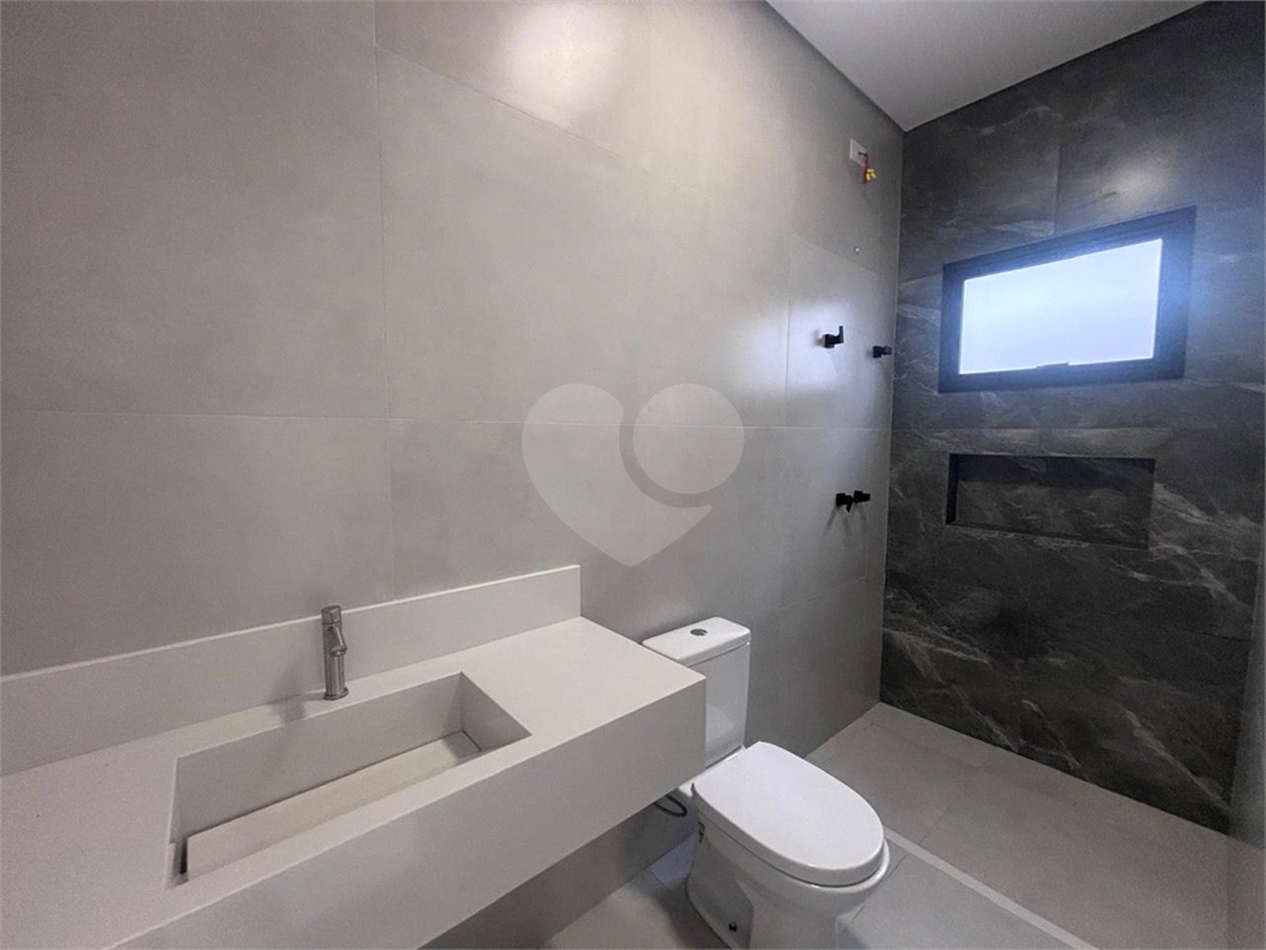 Casa à venda com 3 suítes no condomínio Campos do Conde I e II, Sorocaba - SP