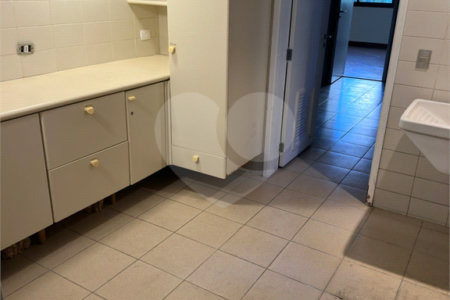 Apartamento à venda com 3 quartos, sendo 1 suíte,  em Jardim Paulistano, São Paulo, SP