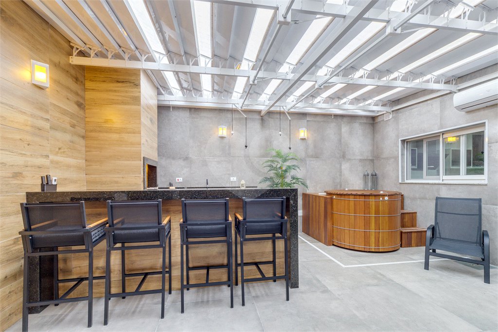 Casa à venda com 4 quartos, sendo 2 suítes, no condomínio Residencial Vila Lagos, São Paulo - SP