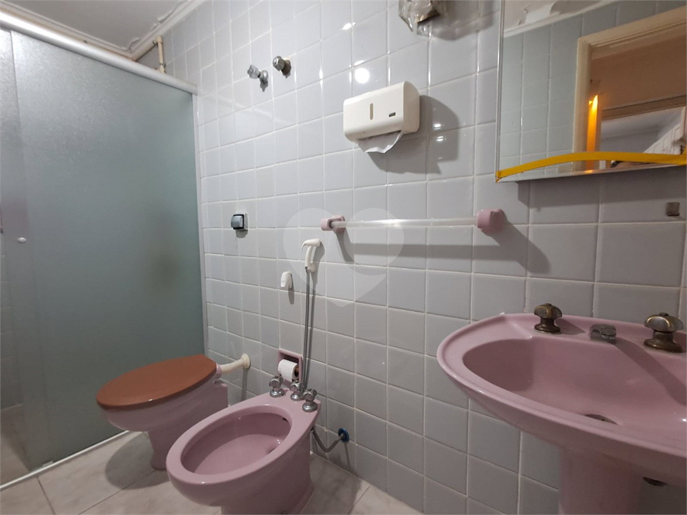 Apartamento à venda com 3 quartos, sendo 1 suíte,  em Paraíso, São Paulo, SP