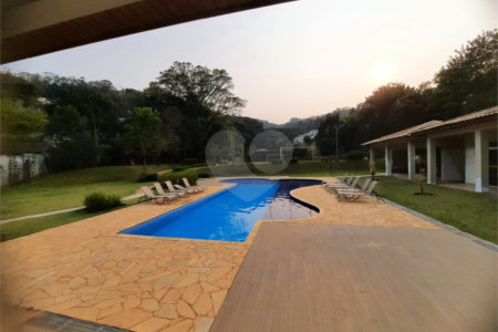 Casa à venda com 3 suítes no condomínio Ecovillagio, São Roque - SP
