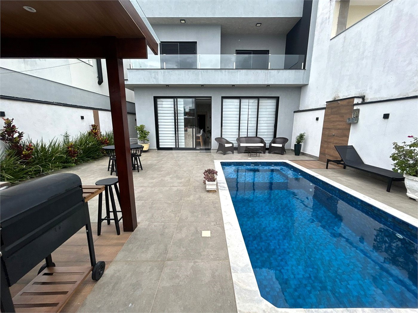 Casa à venda com 3 suítes no condomínio Renascence Residencial, Sorocaba - SP