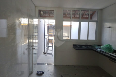 Sobrado à venda com 3 quartos, sendo 1 suíte,  em Campo Grande, São Paulo, SP