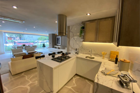 Apartamento à venda com 3 suítes em Campo Belo, São Paulo, SP