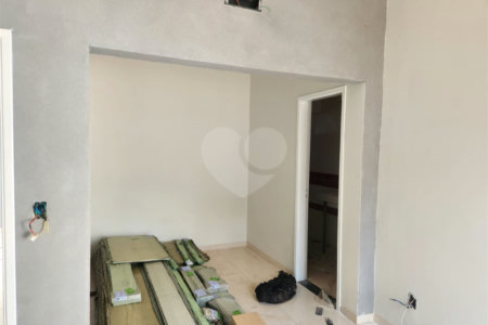 Casa à venda com 3 quartos, sendo 2 suítes, no condomínio Sollares, Araraquara - SP