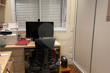 Apartamento à venda com 3 quartos, sendo 1 suíte, em Aclimação, São Paulo, SP
