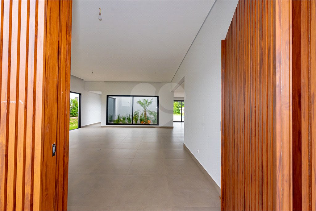Casa à venda com 3 suítes no condomínio Village Saint Charbel, Araçoiaba da Serra - SP