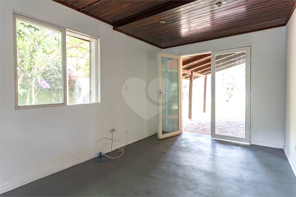Casa térrea com 3 quartos sendo 1 suíte 2 vagas á venda em Alto da Boa Vista, São Paulo - SP