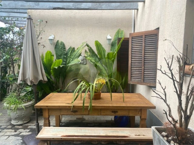 Sobrado à venda com 5 quartos, sendo 2 suítes,  em Jardim São Bento, São Paulo, SP