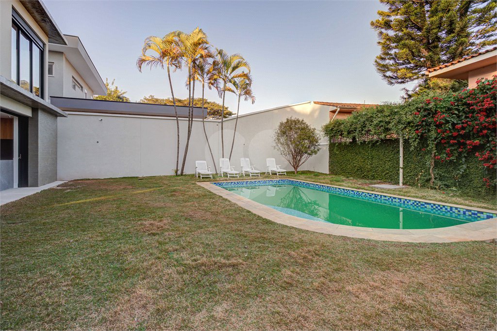 Casa à venda com 3 suítes em Granja Julieta, São Paulo, SP