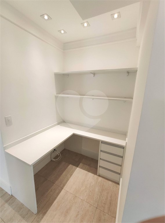 Apartamento à venda ou para alugar com 3 quartos, sendo 1 suíte,  em Parque Reboucas, São Paulo, SP