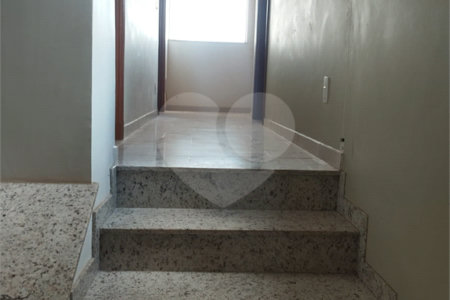 Sobrado à venda com 4 quartos, sendo 3 suítes, em Altos do Jaraguá, Araraquara, SP