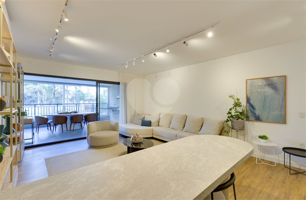 Apartamento à venda com 3 quartos, sendo 1 suíte, em Jardim Marajoara, São Paulo, SP