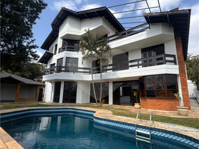 Sobrado à venda ou para alugar com 4 quartos, sendo 3 suítes,  em Serra da Cantareira, Mairiporã, SP