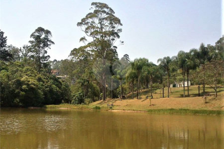 Casa à venda com 4 suítes no condomínio Parque das Artes, Embu das Artes - SP