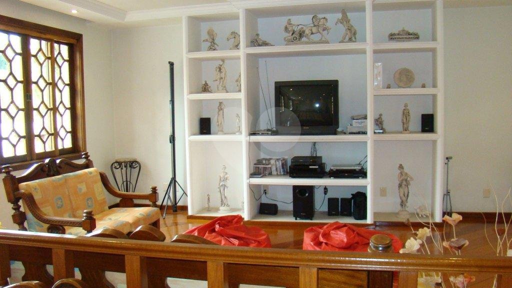 Sobrado à venda com 4 quartos, sendo 2 suítes,  em Alto da Boa Vista, São Paulo, SP