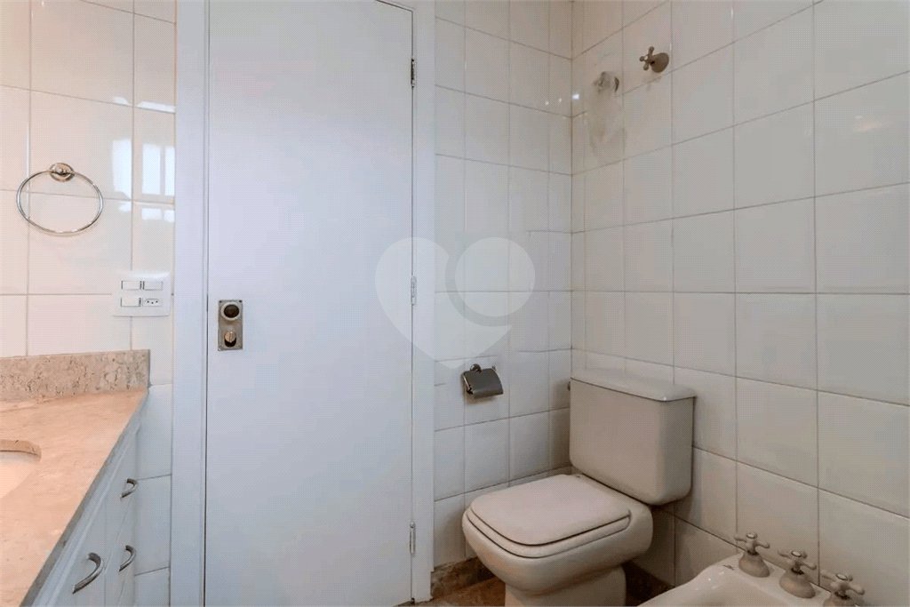 Apartamento à venda com 4 quartos, sendo 2 suítes, em Paraíso do Morumbi, São Paulo, SP