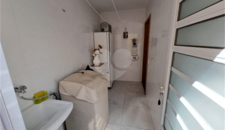 Sobrado à venda com 5 quartos, sendo 1 suíte,  em Vila Moraes, São Paulo, SP