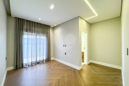 Casa à venda com 3 suítes no condomínio Villa dos Pinheiros, Indaiatuba - SP
