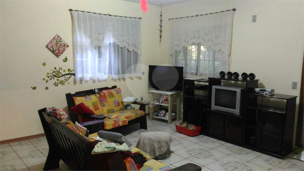 Casa à venda com 3 quartos, sendo 1 suíte,  em Jundiaizinho (terra Preta), Mairiporã, SP