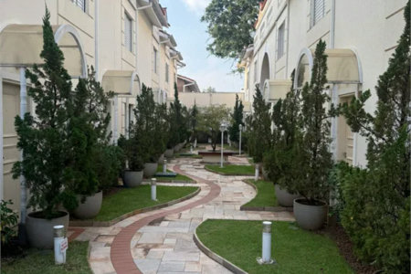Casa à venda com 3 quartos, sendo 1 suíte, no condomínio Villas de São Francisco, São Paulo - SP