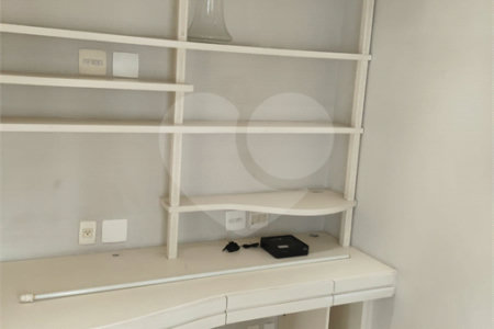 Apartamento à venda com 3 quartos, sendo 1 suíte, em Indianópolis, São Paulo, SP