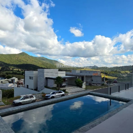 Casa à venda com 3 suítes em Loteamento Greenfield, Atibaia, SP