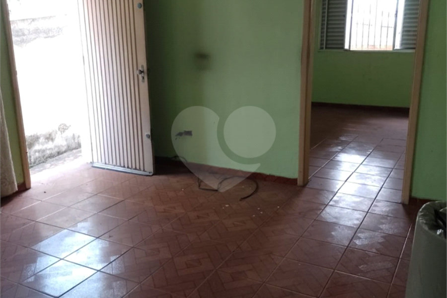 Casa Térrea à venda com 2 quartos em Parque Maria Domitila, São Paulo, SP