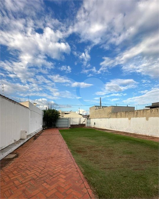 Casa à venda com 3 quartos, sendo 1 suíte,  em Vila Lacíria, Ponta Porã, MS