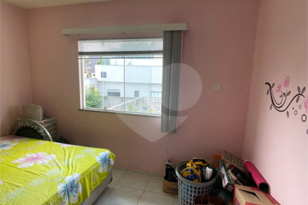Casa à venda com 5 quartos, sendo 1 suíte, no condomínio Residencial Green Ville, Rio de Janeiro - RJ