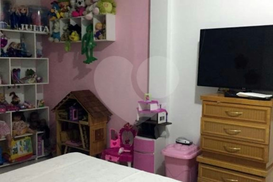 Sobrado à venda com 3 quartos, sendo 1 suíte,  em Tremembé, São Paulo, SP
