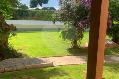 Casa à venda ou para alugar com 4 quartos, sendo 3 suítes,  em Jardim Estância Brasil, Atibaia, SP