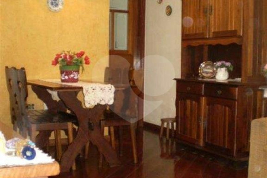 Casa à venda com 3 quartos, sendo 1 suíte, no condomínio Barbará II, São Paulo - SP
