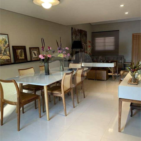 Casa à venda com 4 suítes no condomínio Villa Veneto, Itatiba - SP