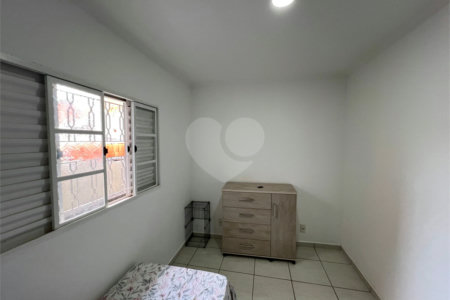 Sobrado à venda com 3 quartos, sendo 1 suíte, em Lopes de Oliveira, Sorocaba, SP