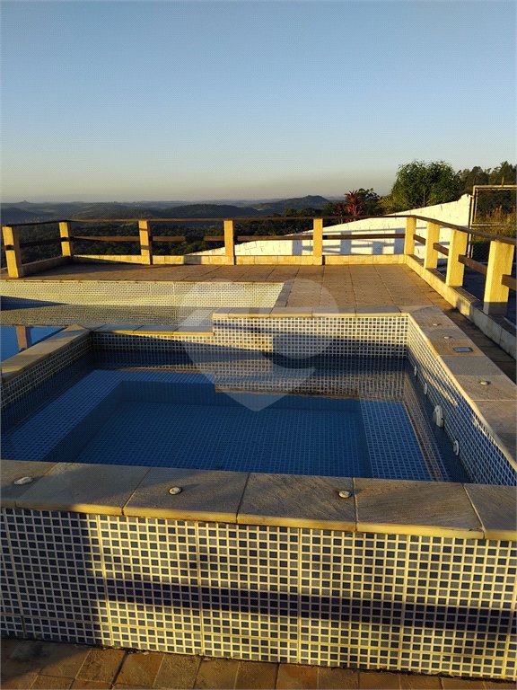 Chácara à venda com 3 quartos, sendo 1 suíte,  em Botujuru, Mogi das Cruzes, SP