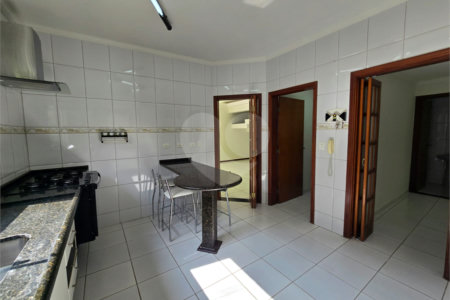 Casa para alugar com 4 quartos, sendo 3 suítes,  no condomínio Village Saint Claire, Sorocaba - SP