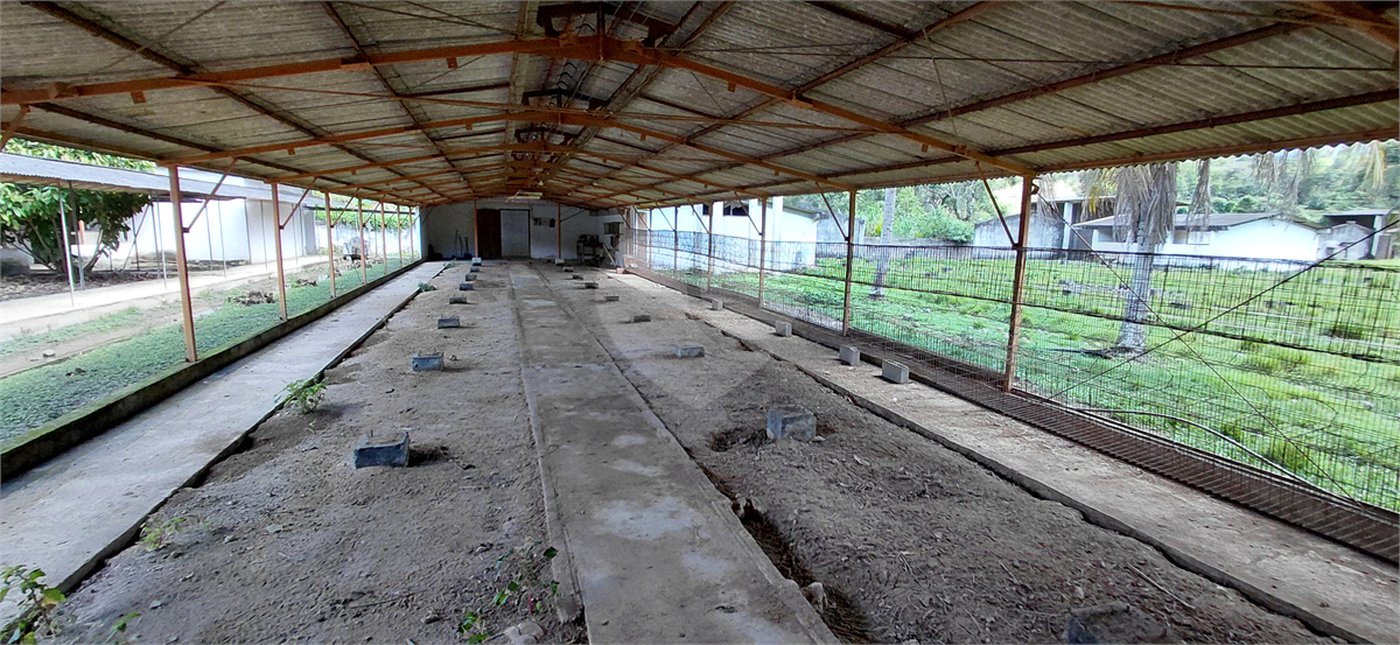Terreno à venda com 3 suítes em Bazílio, Rio Bonito, RJ
