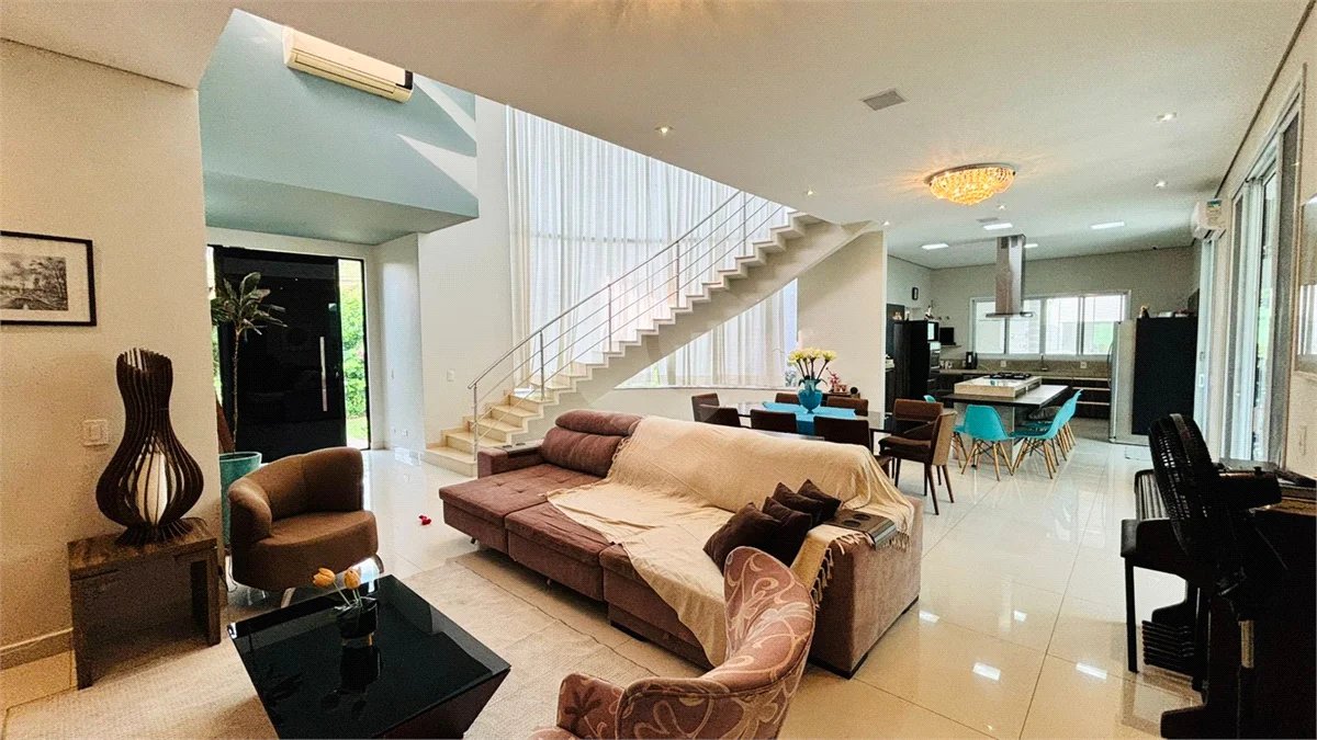 Casa à venda com 4 suítes no condomínio Dos Lagos, Itupeva - SP