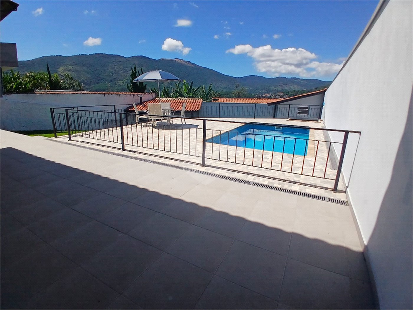 Casa à venda com 3 quartos, sendo 1 suíte,  em Recreio Maristela, Atibaia, SP