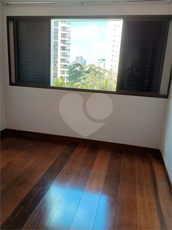 Apartamento à venda ou para alugar com 4 quartos, sendo 1 suíte,  em Vila Andrade, São Paulo, SP